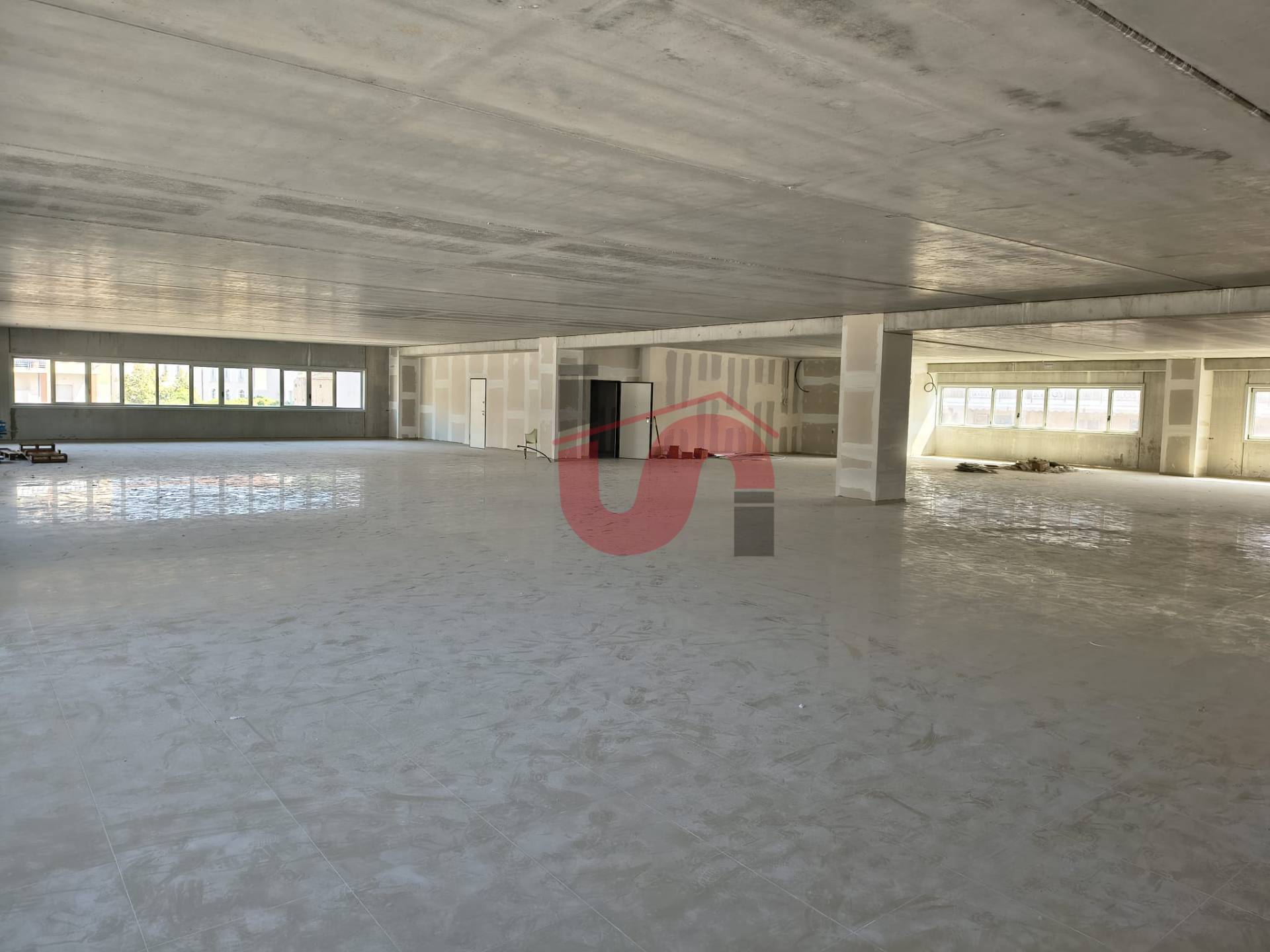 Locale commerciale in affitto a Benevento, Centro