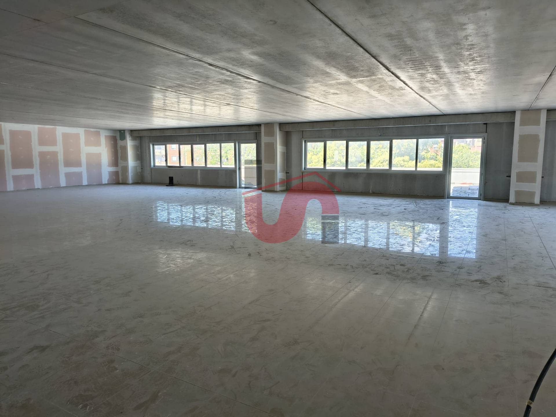 Locale commerciale in affitto a Benevento, Centro