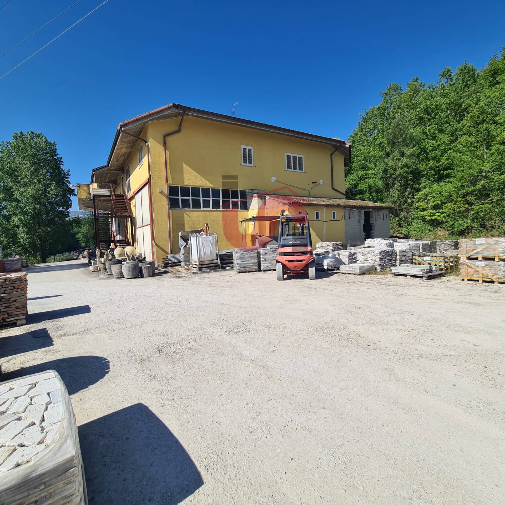 Intero Stabile in affitto a Sassinoro