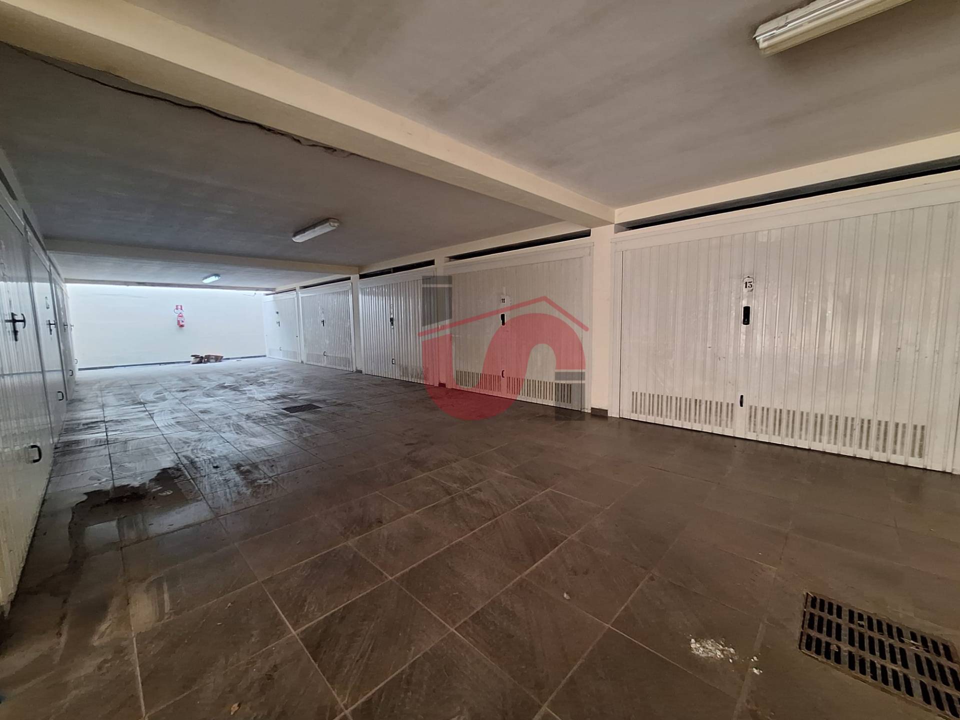 GARAGE/BOX in vendita a Benevento, Mellusi