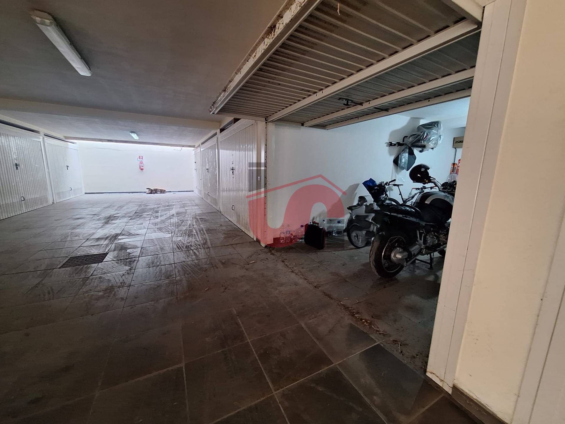GARAGE/BOX in vendita a Benevento, Mellusi