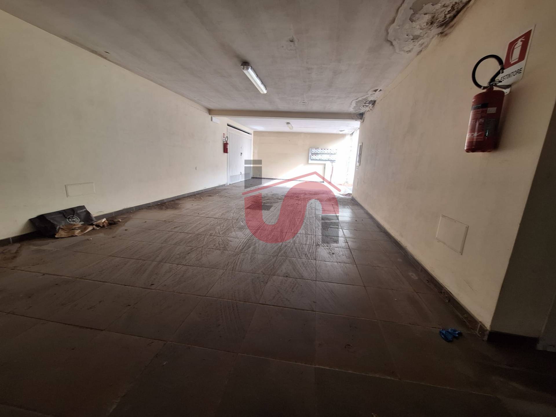 GARAGE/BOX in vendita a Benevento, Mellusi