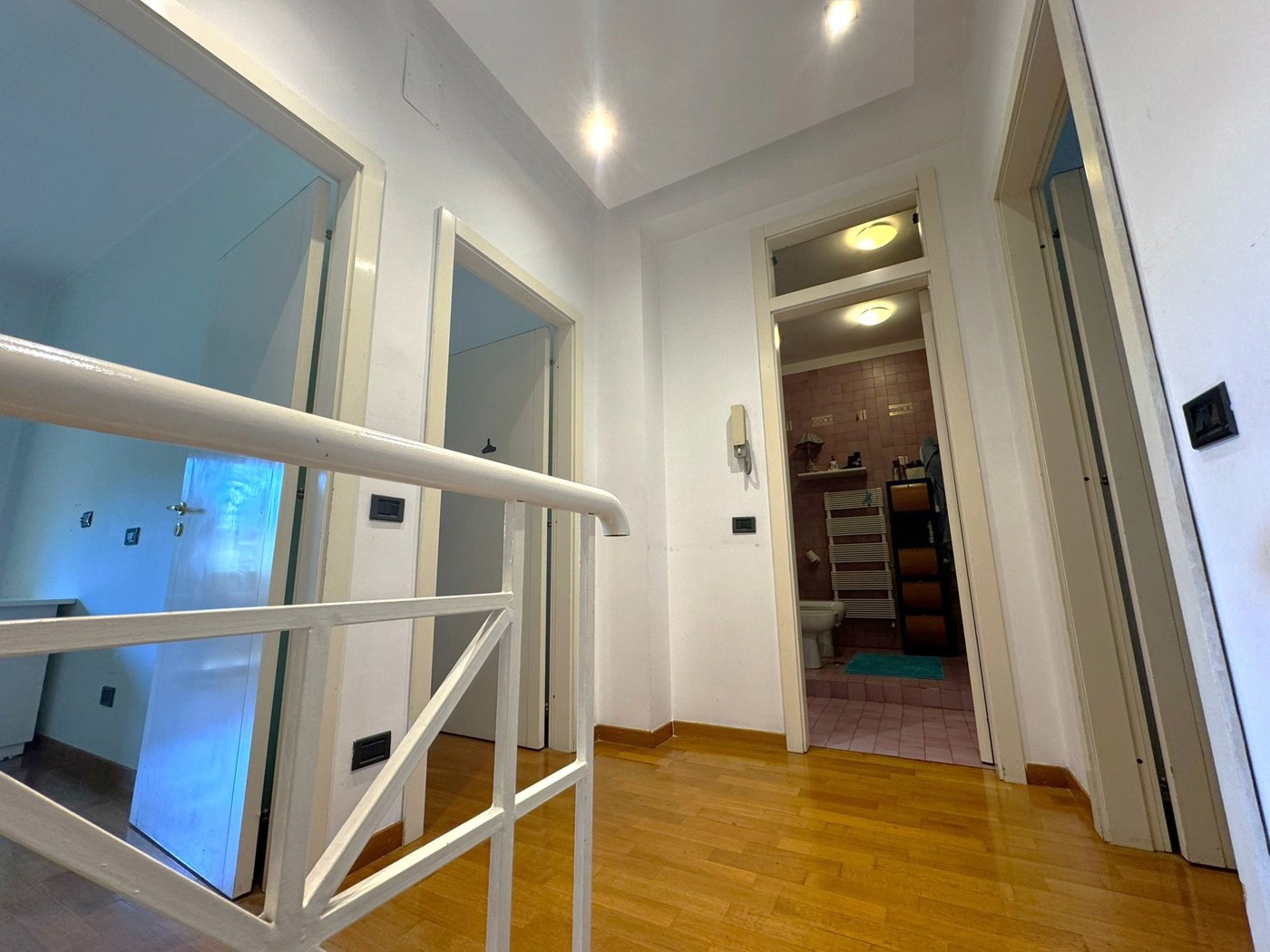 Quadrilocale con box a Bari