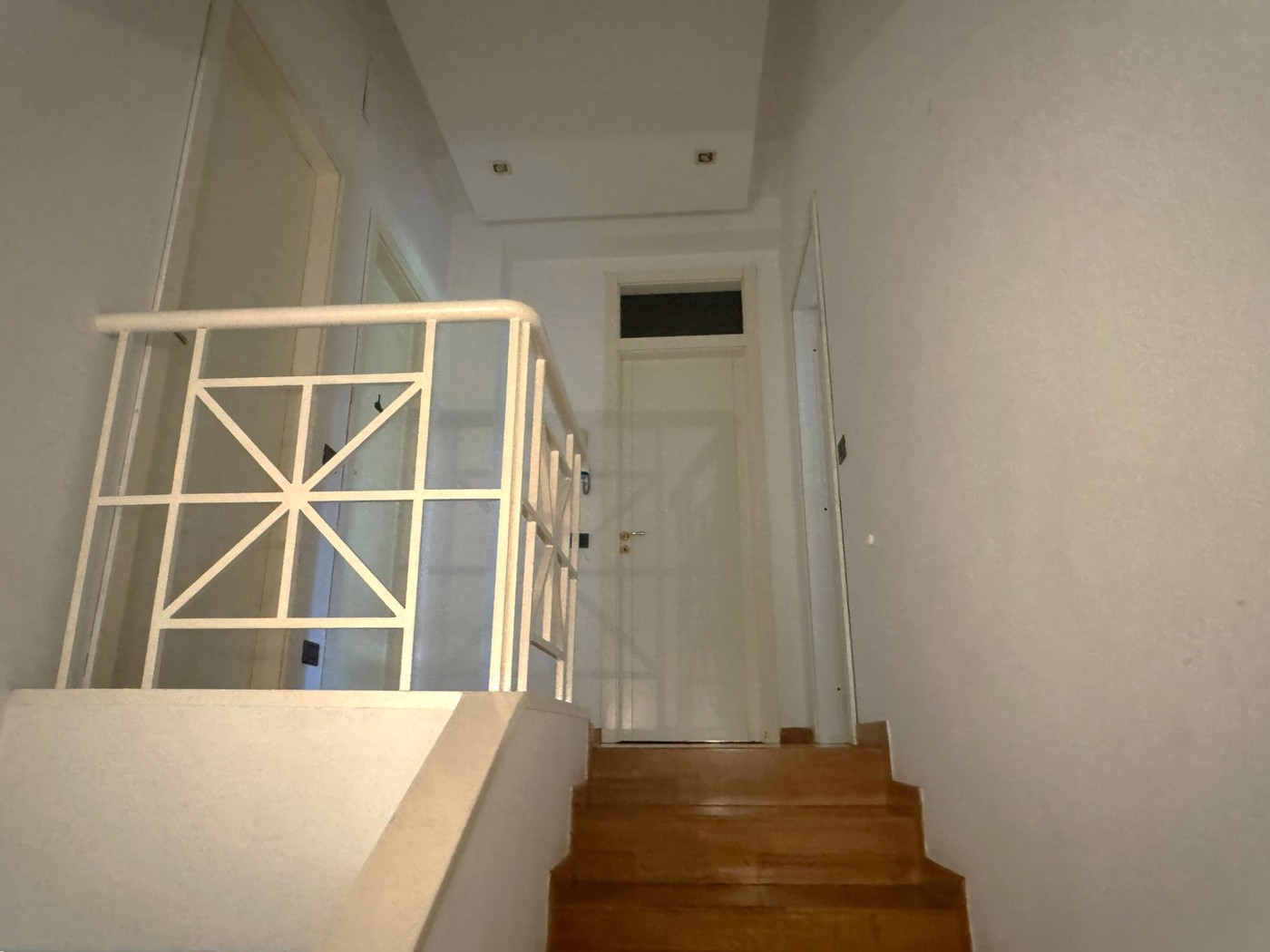 Quadrilocale con box a Bari