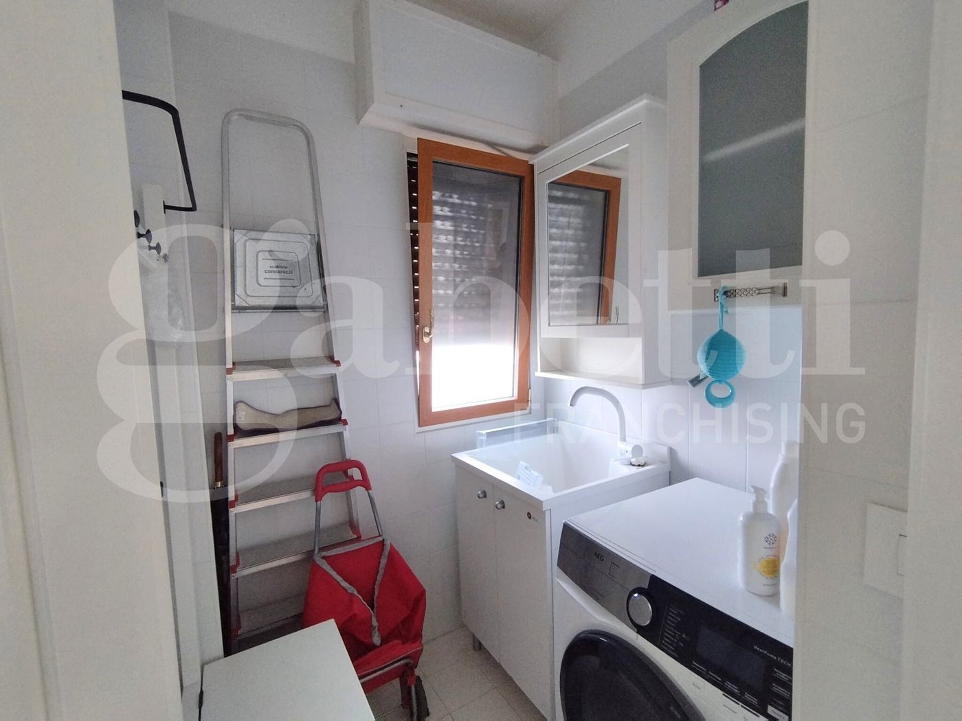 Quadrilocale arredato in affitto a Bari