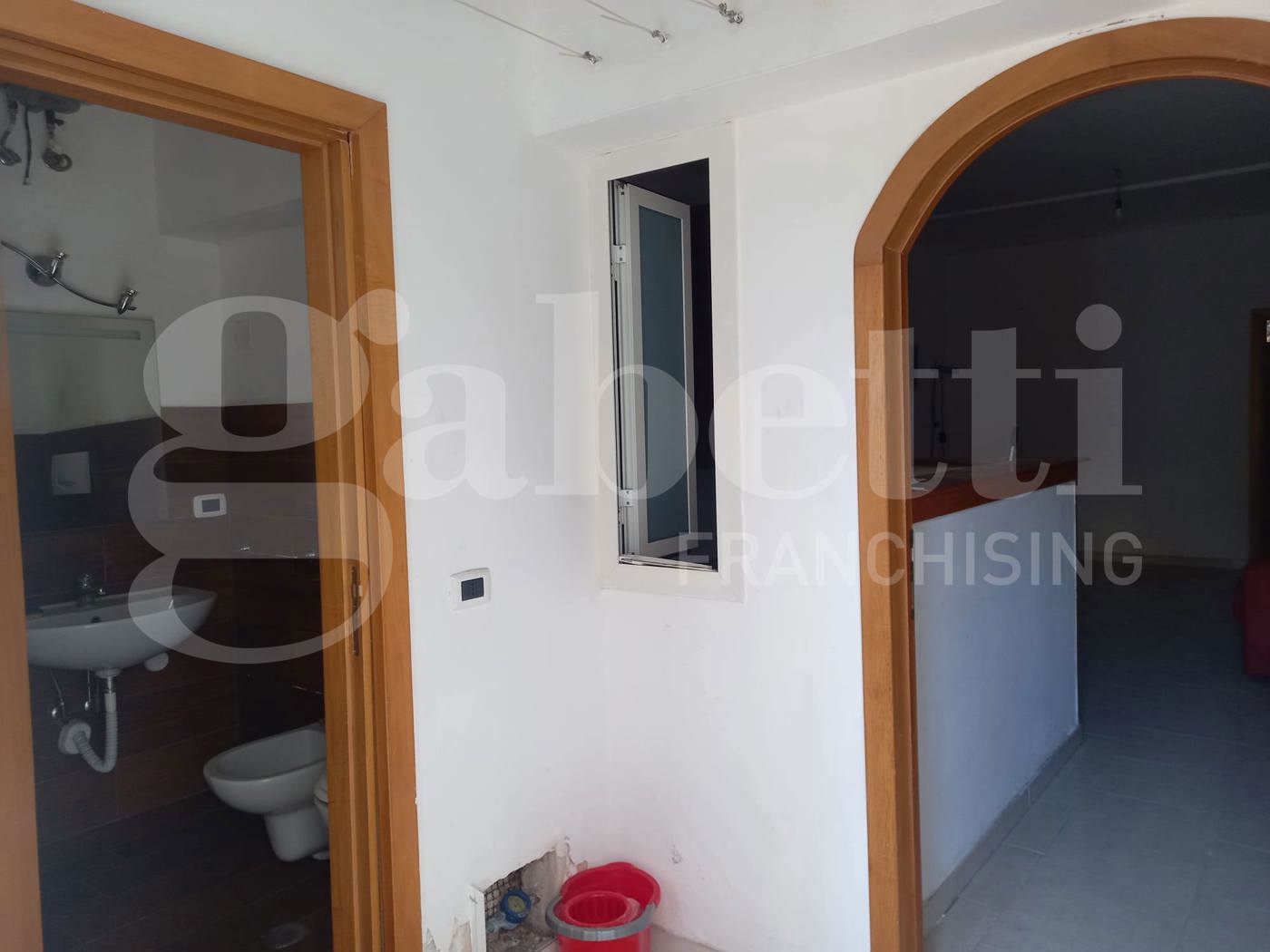 Bilocale con box a Bari