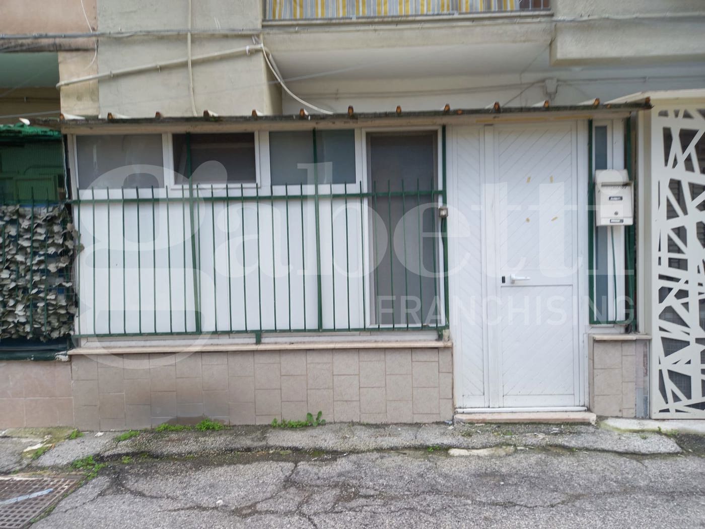 Bilocale con box a Bari