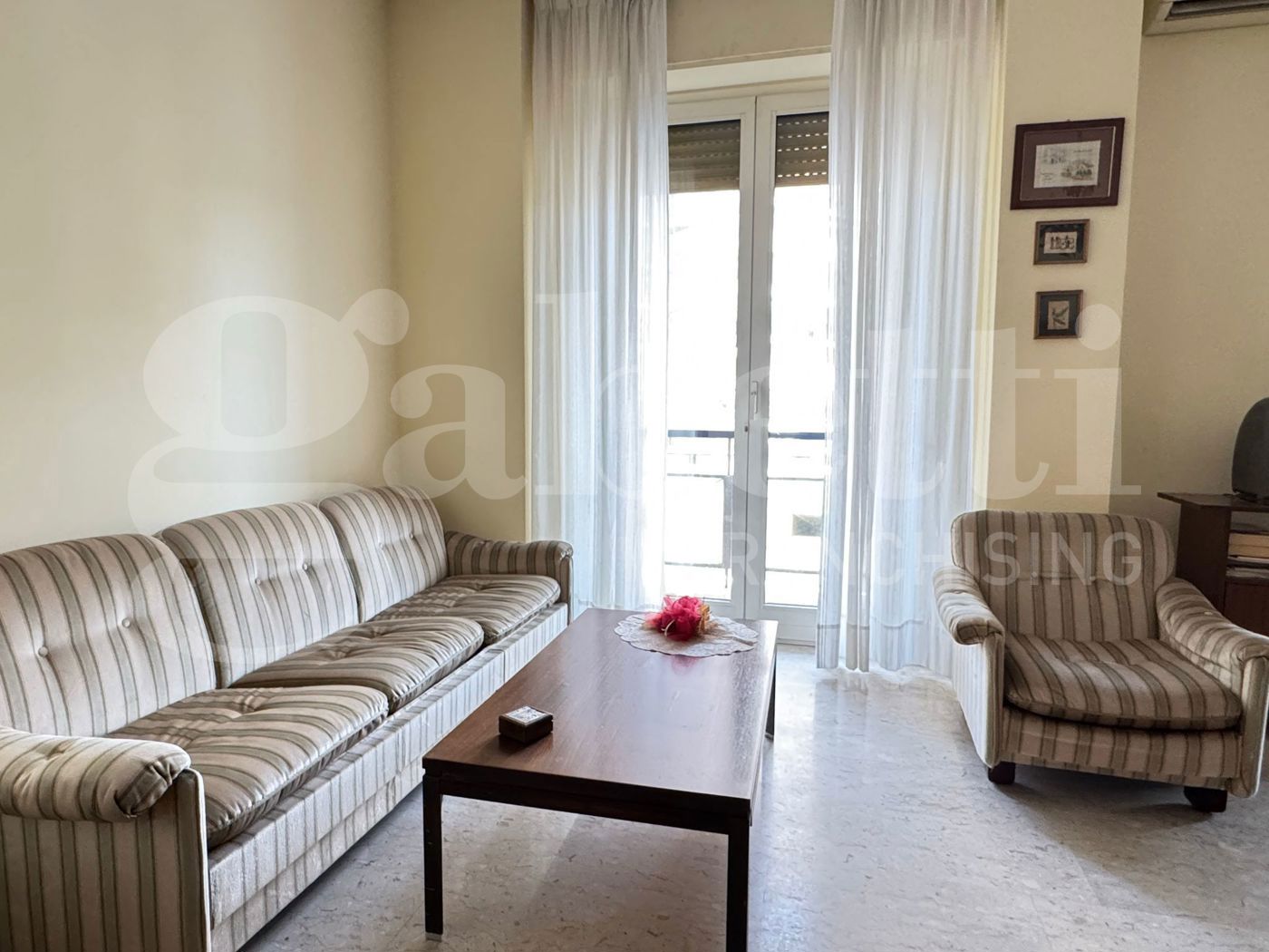 Quadrilocale con box a Bari