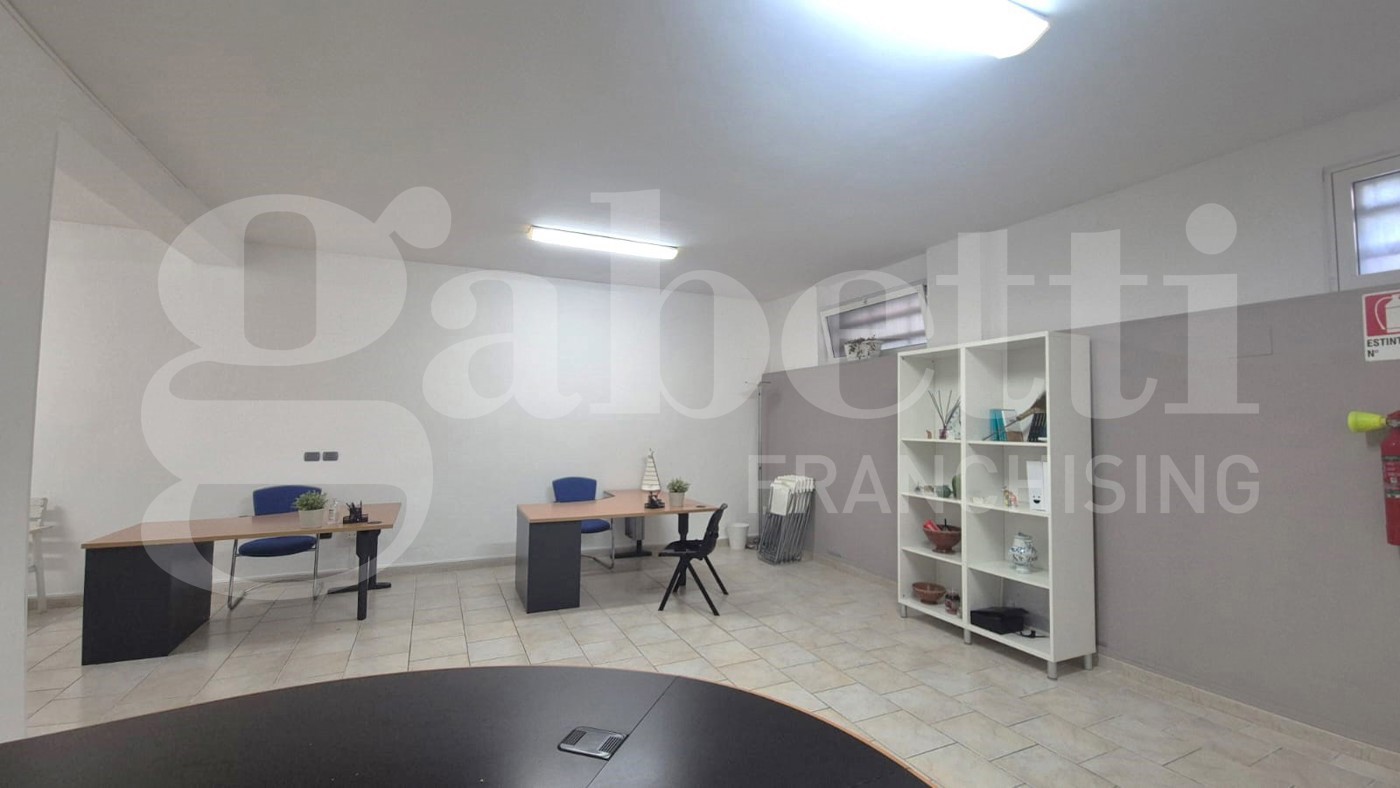 Magazzino in affitto a Bari
