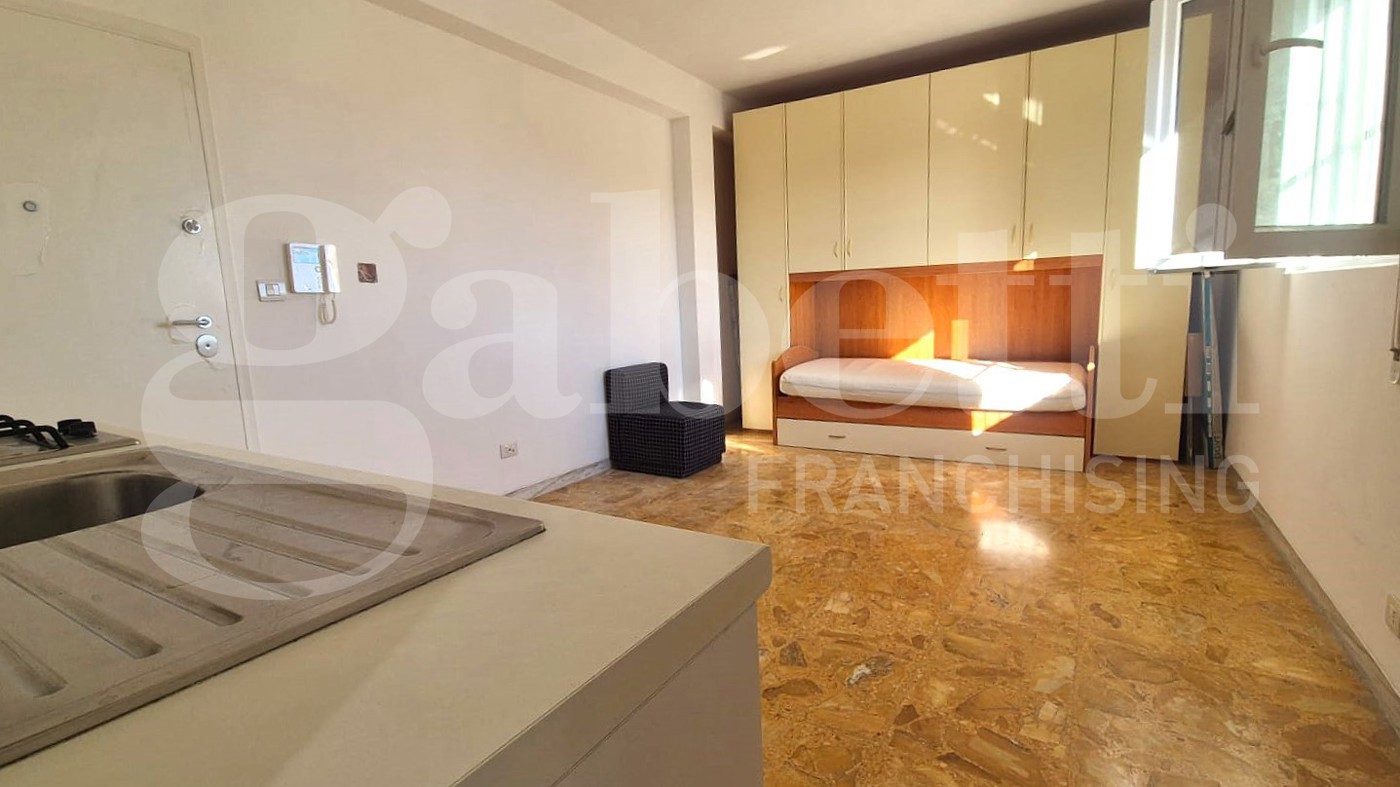 Monolocale ristrutturato a Bari