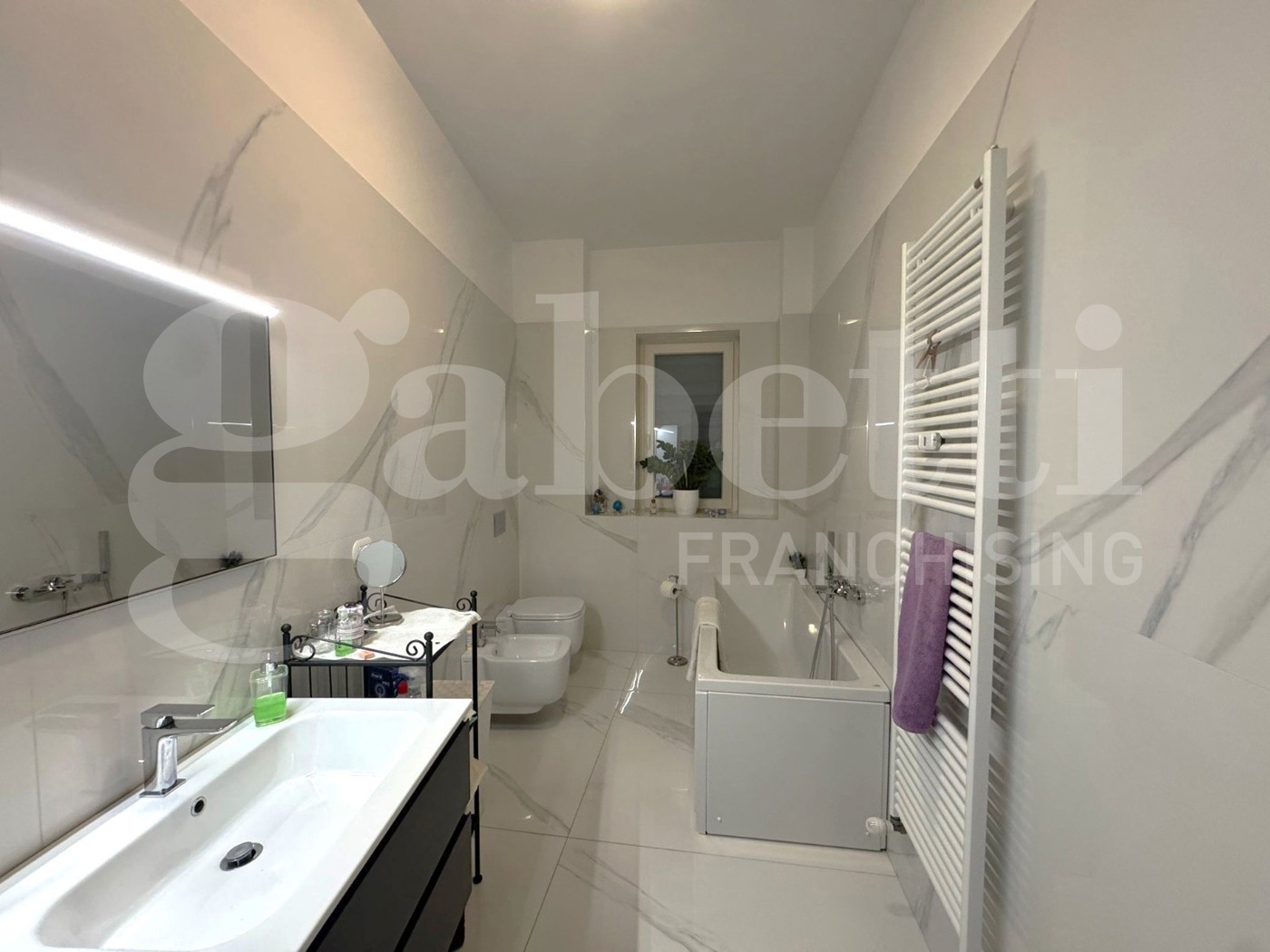 Quadrilocale ristrutturato a Bari