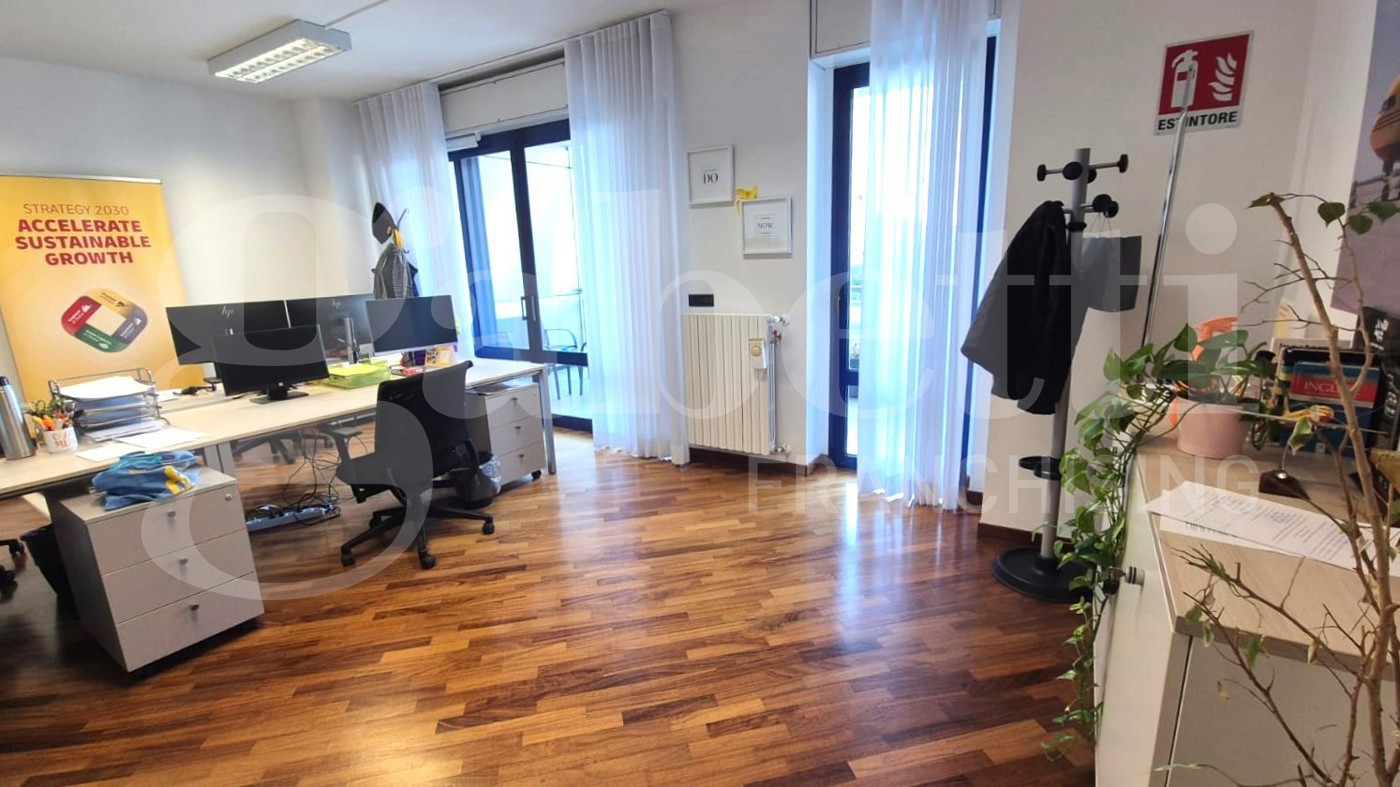 Ufficio in vendita a Bari
