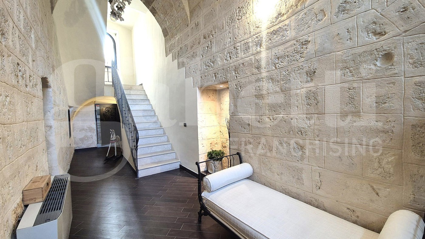 Stabile/Palazzo in vendita a Triggiano