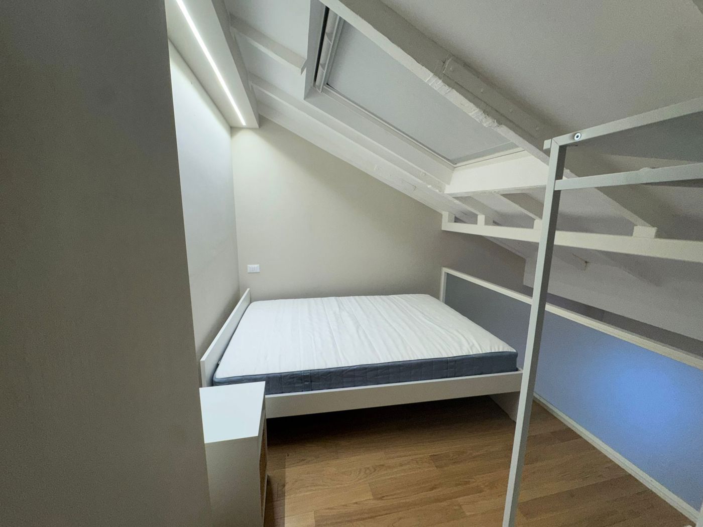 Trilocale arredato in affitto a Milano