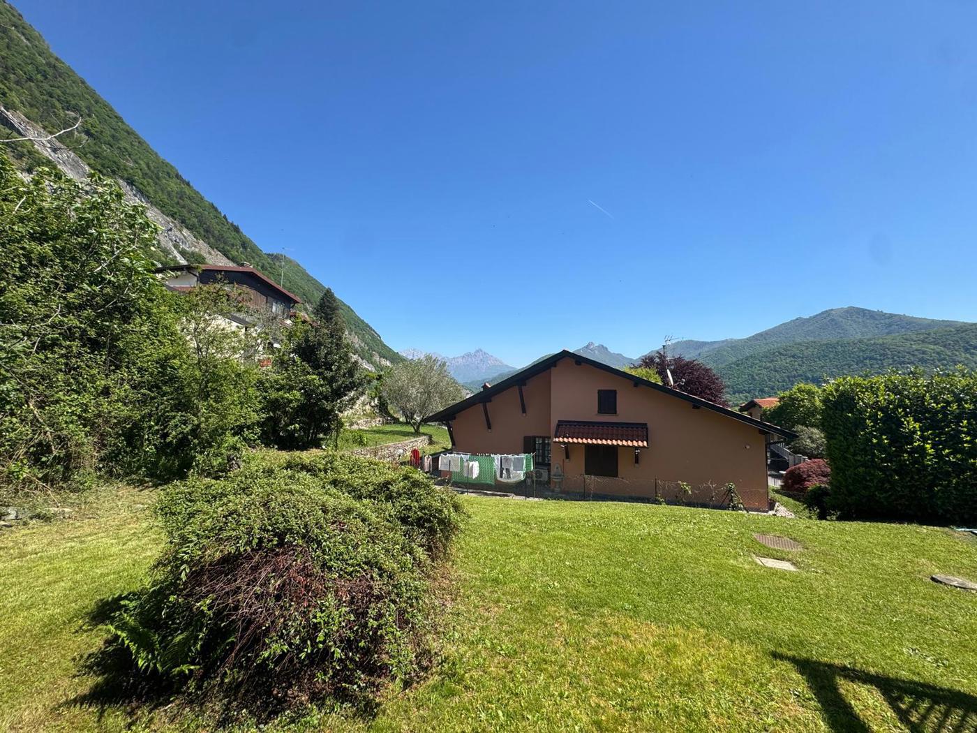 Villa in vendita a Caslino d'Erba
