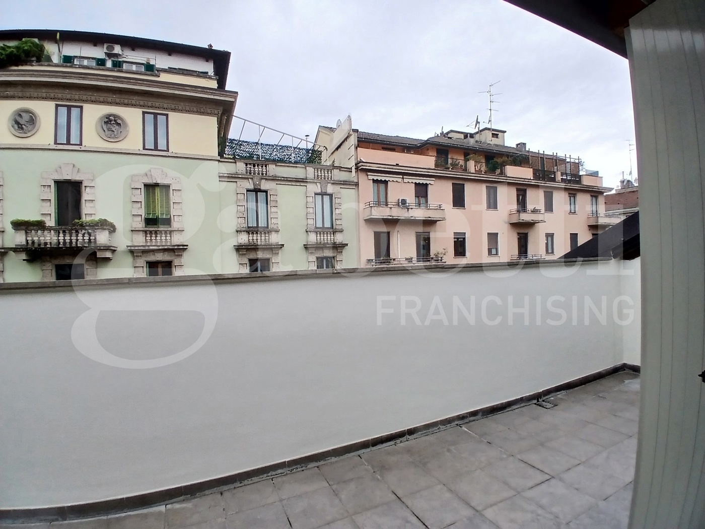 Attico ristrutturato a Milano