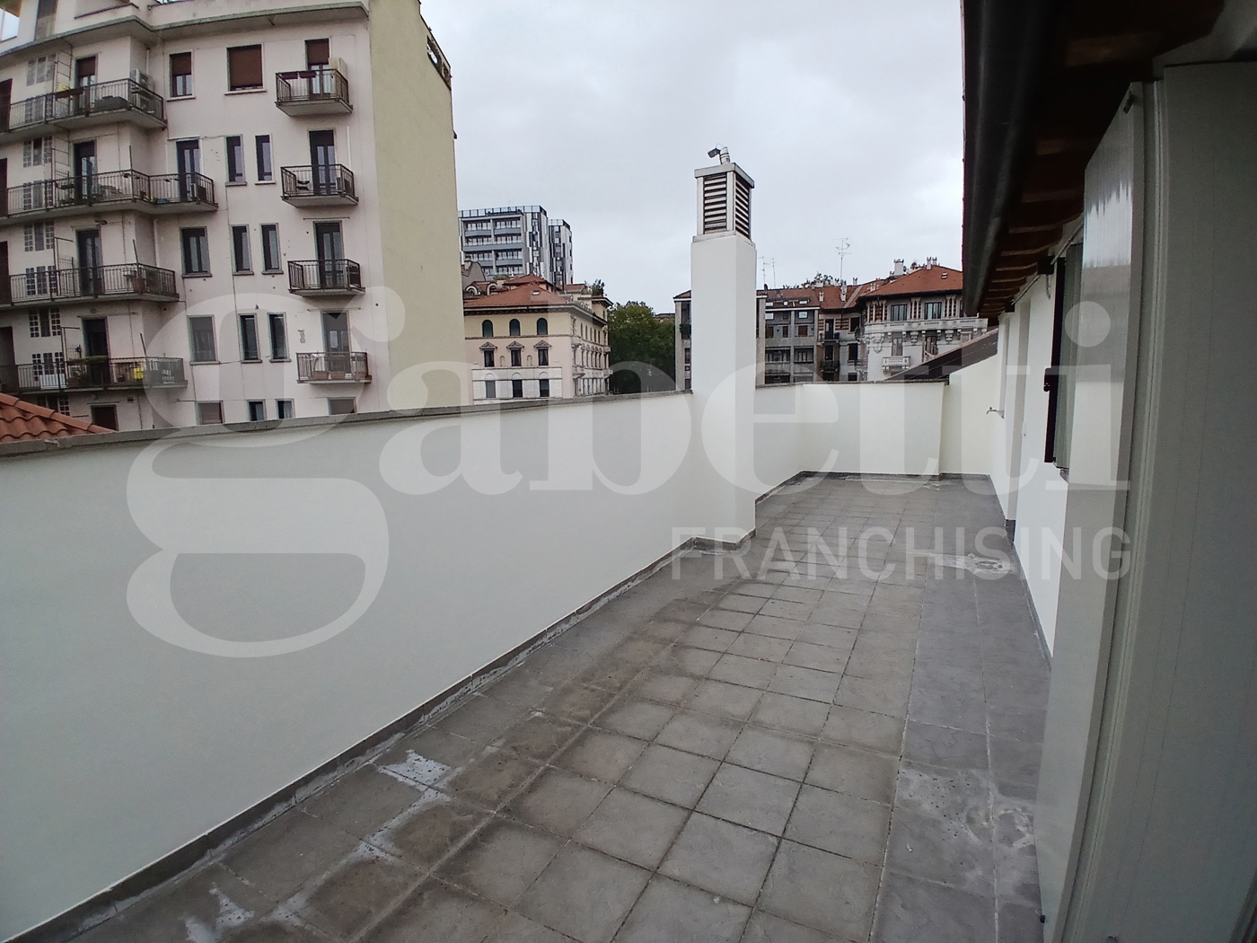 Attico ristrutturato a Milano