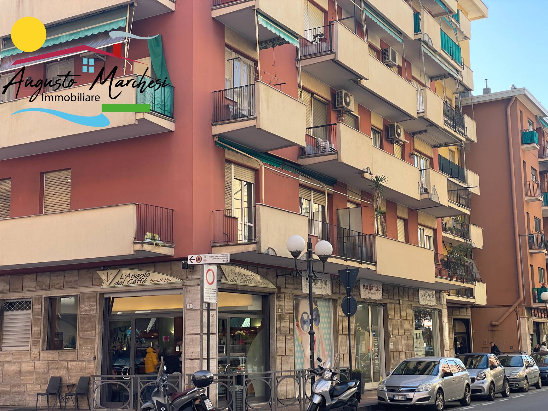 Ufficio / Appartamento in vendita a Recco, Centrale