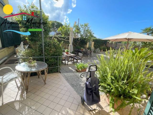 Appartamento in vendita a Recco, Lungomare