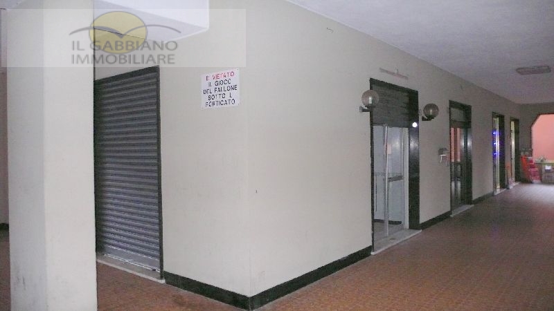 Negozio in affitto a Recco, Piazzale Europa