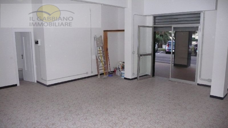 Negozio in affitto a Recco, Piazzale Europa