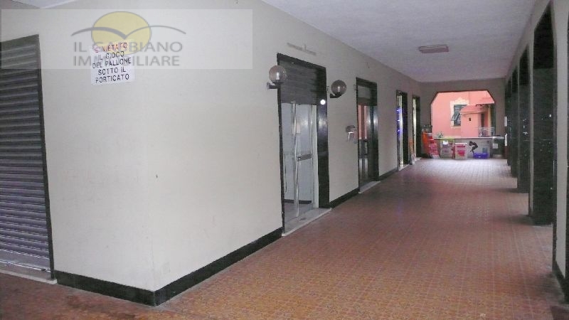 Negozio in affitto a Recco, Piazzale Europa