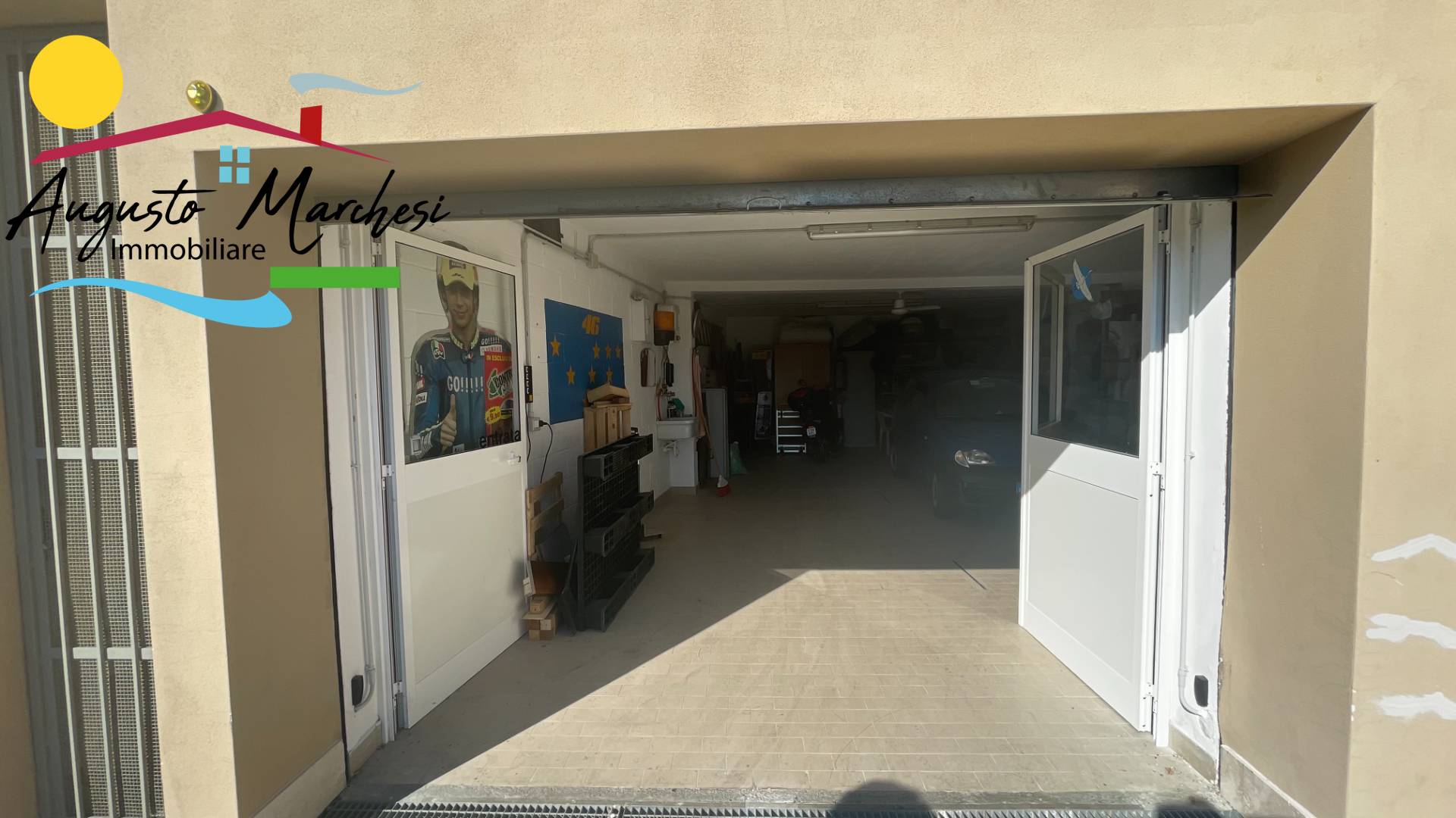 Box auto in vendita a Avegno, Testana