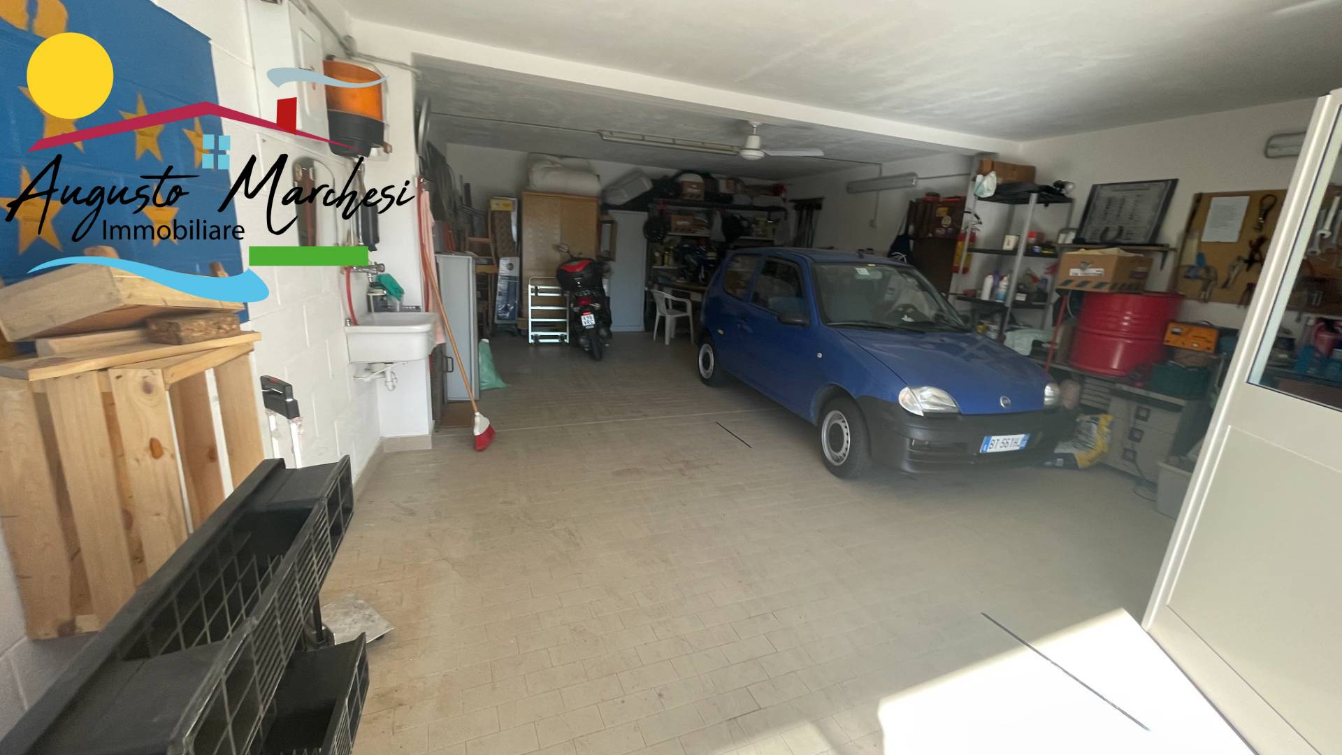 Box auto in vendita a Avegno, Testana