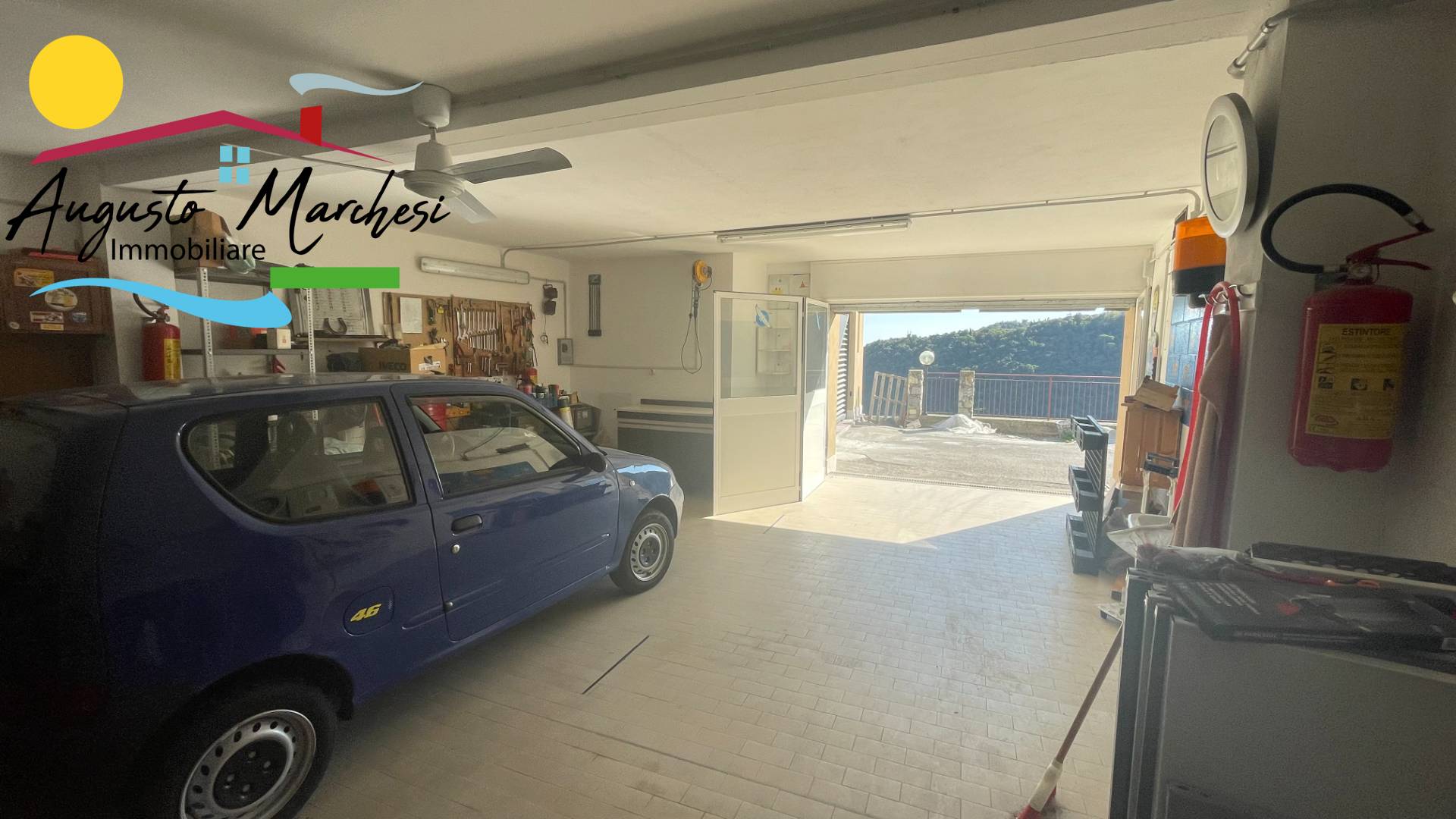 Box auto in vendita a Avegno, Testana