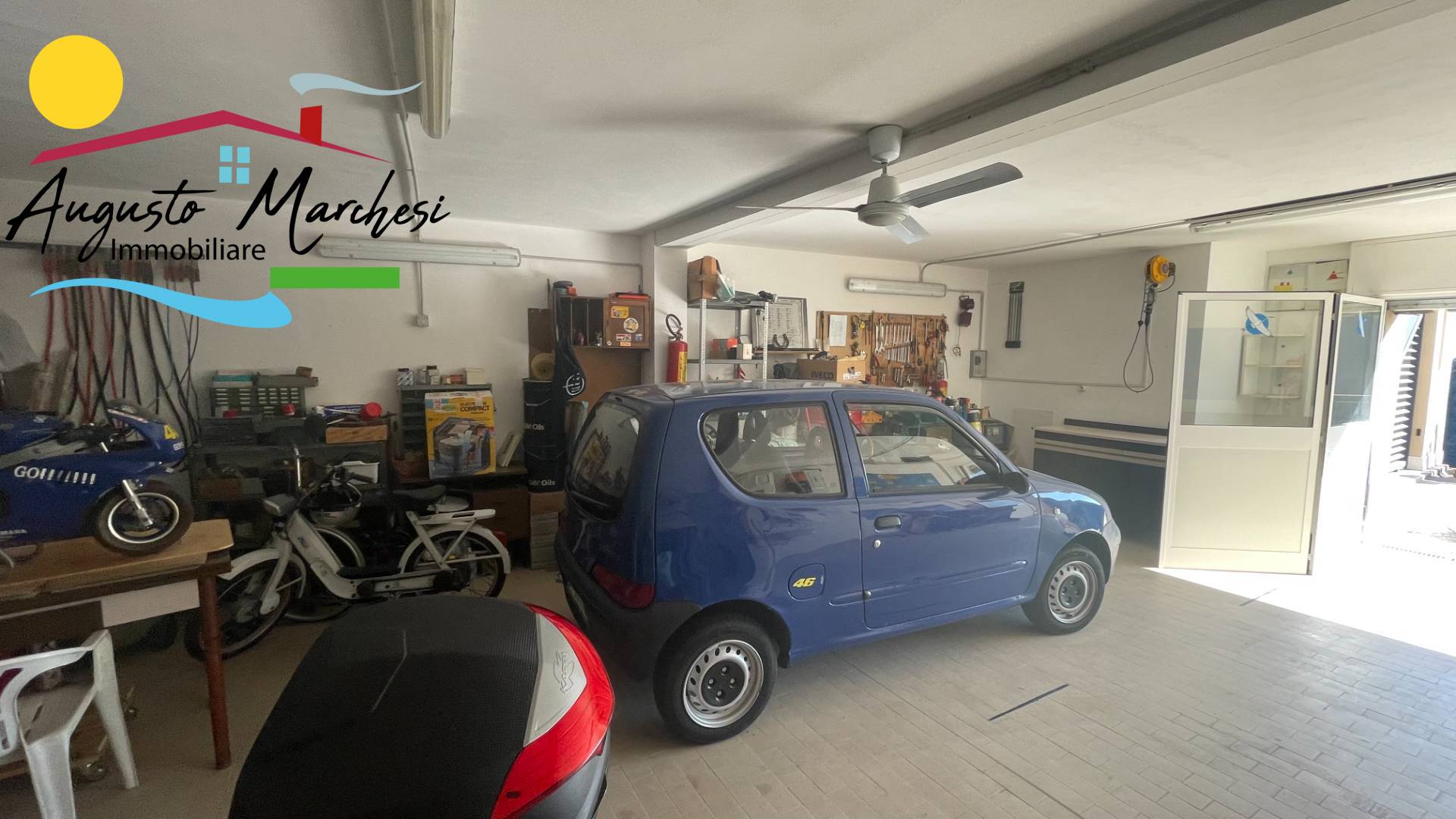 Box auto in vendita a Avegno, Testana