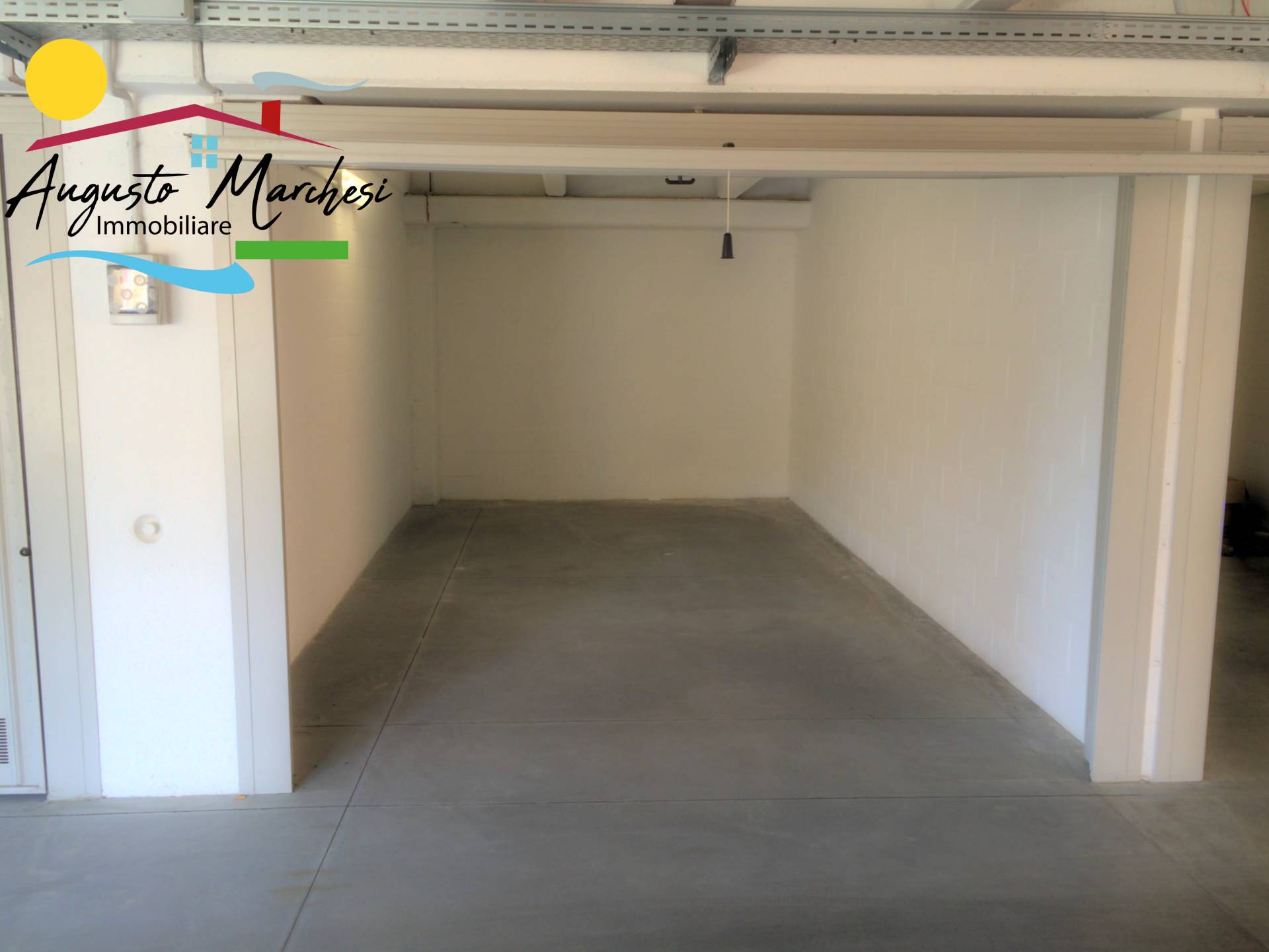 Box auto in vendita a Recco, Megli