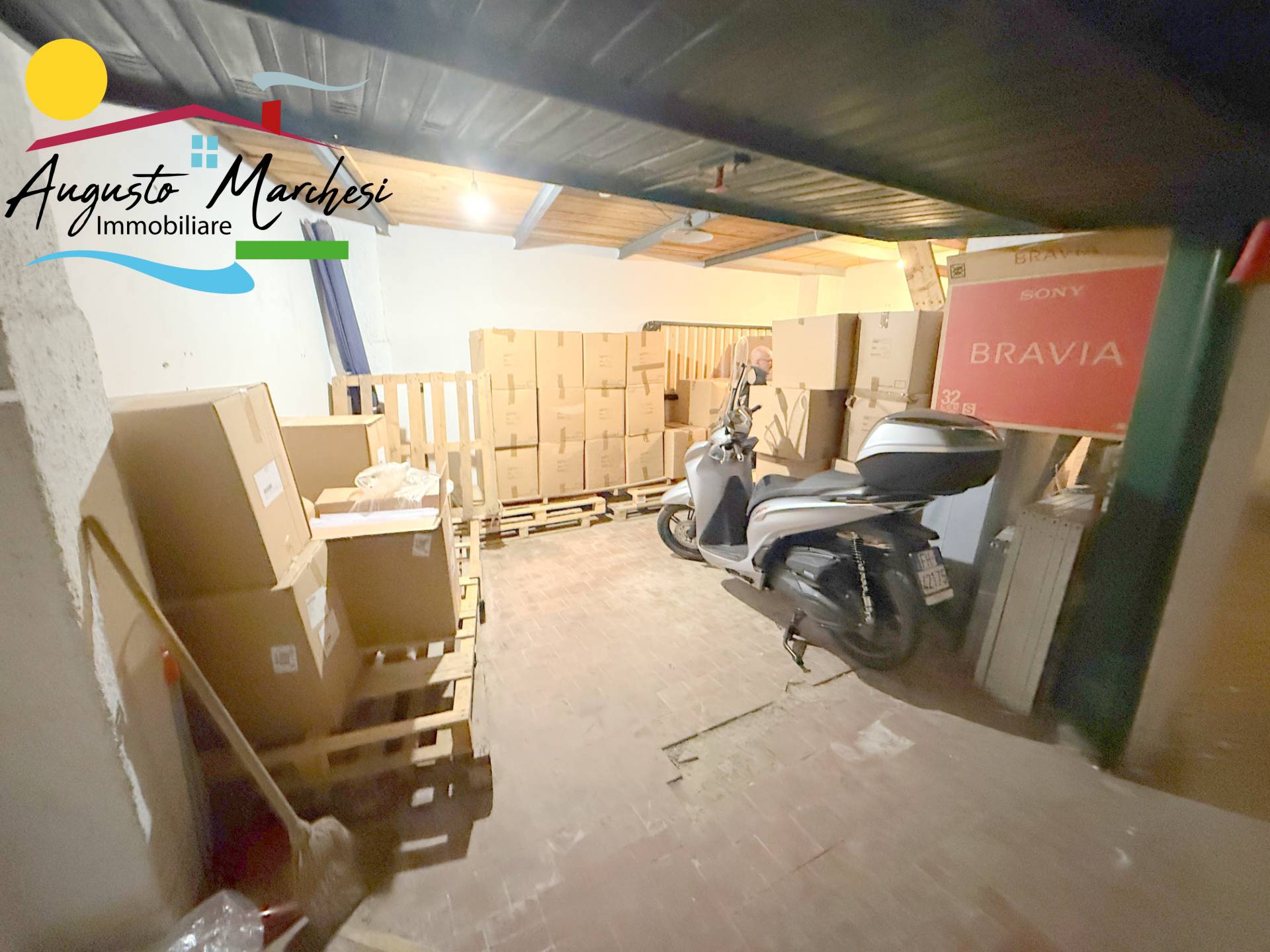 Box auto in vendita a Recco, Centro