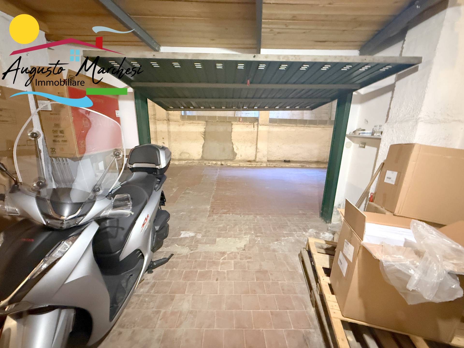 Box auto in vendita a Recco, Centro