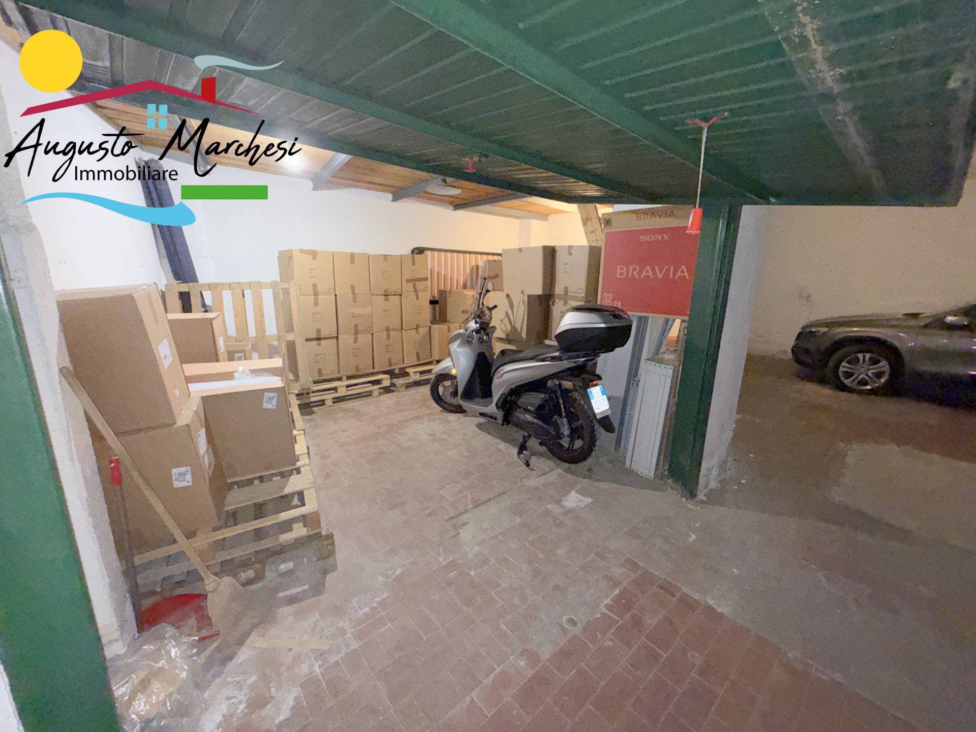 Box auto in vendita a Recco, Centro