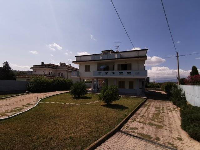 Casa indipendente in vendita a Collecorvino
