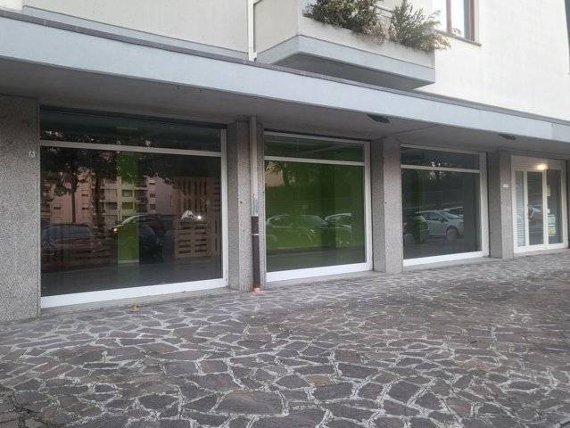 Locale commerciale in vendita, Pescara zona colli