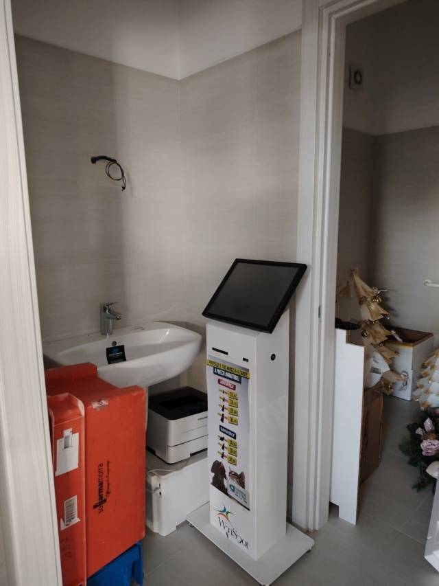 Locale commerciale in vendita a Montesilvano