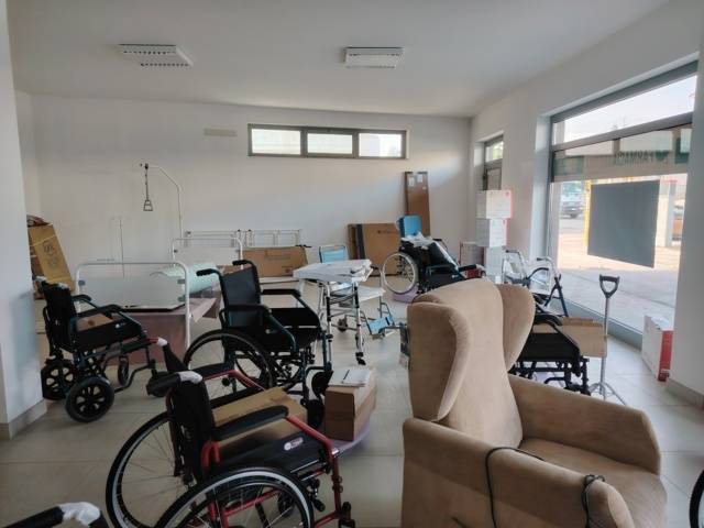 Locale commerciale in vendita a Montesilvano