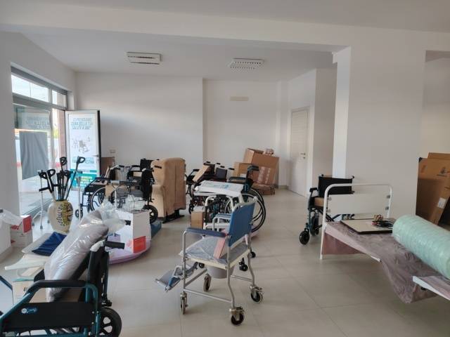 Locale commerciale in vendita a Montesilvano