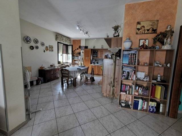 Casa singola in vendita a Collecorvino