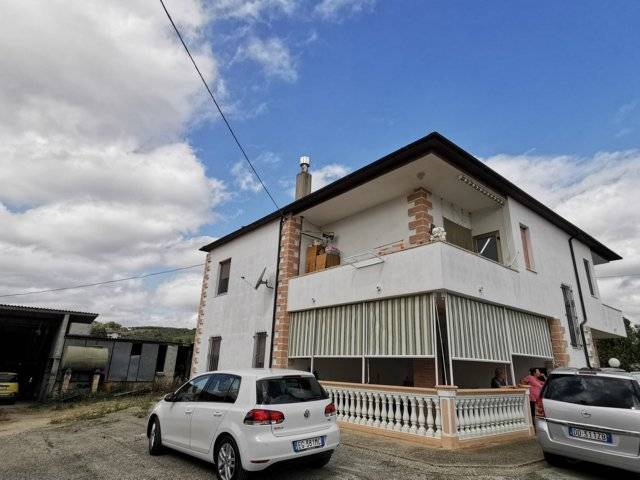 Casa singola in vendita a Collecorvino