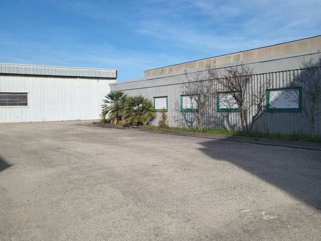 Capannone in vendita a Montesilvano