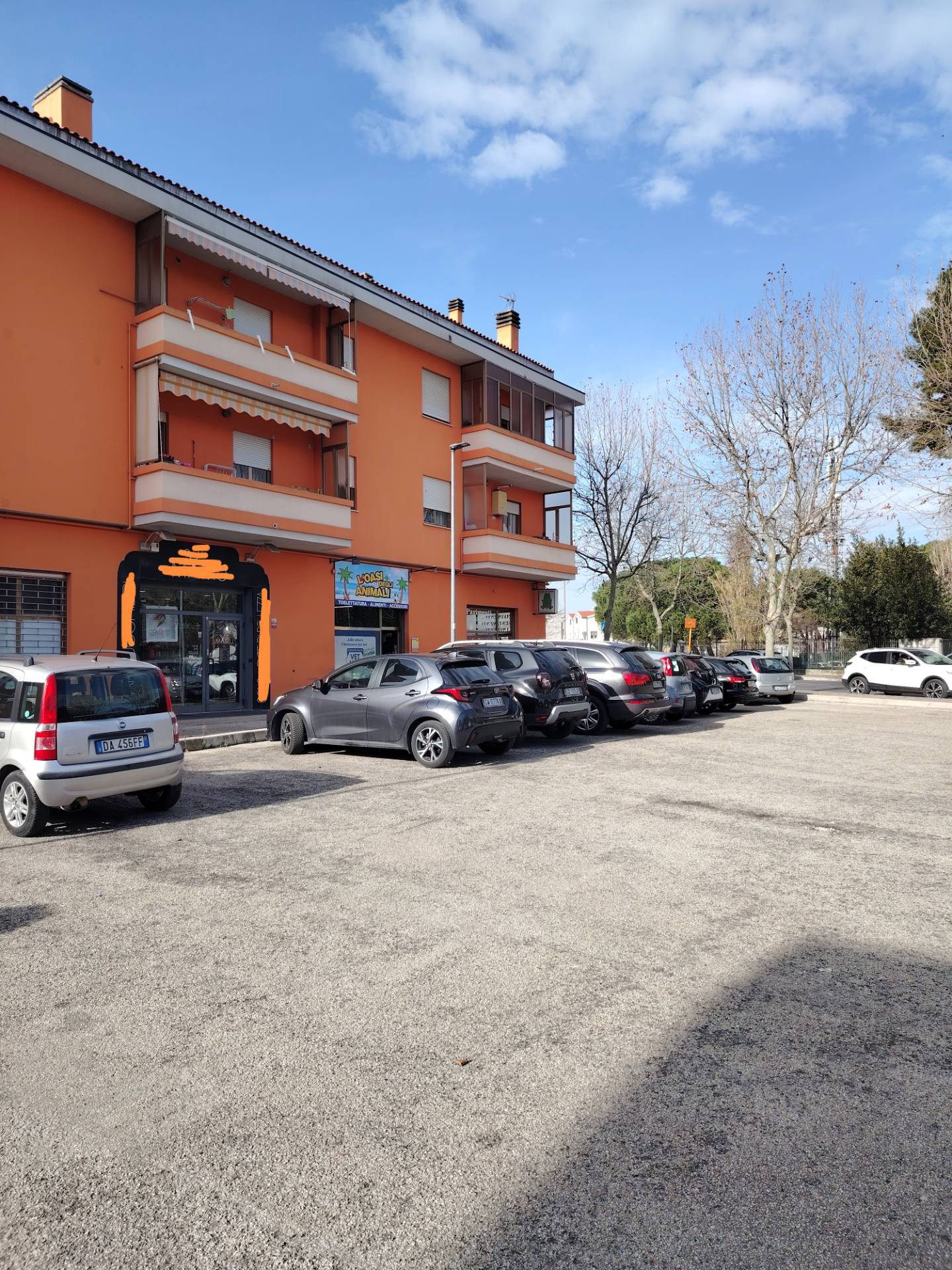 Locale commerciale in vendita a Montesilvano