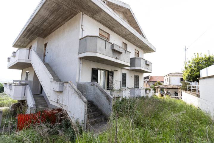 Casa singola in vendita a Cappelle sul Tavo