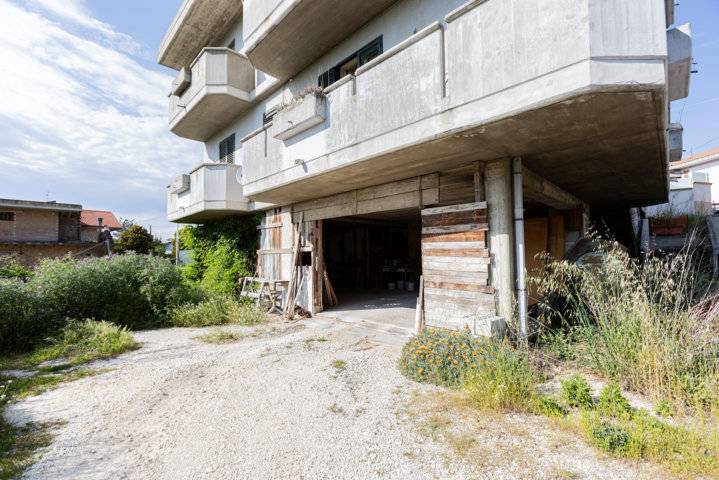 Casa singola in vendita a Cappelle sul Tavo