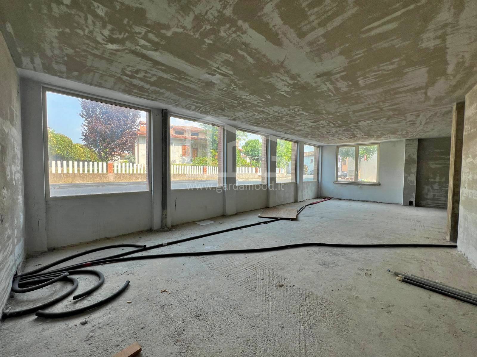 Negozio in vendita a Montichiari