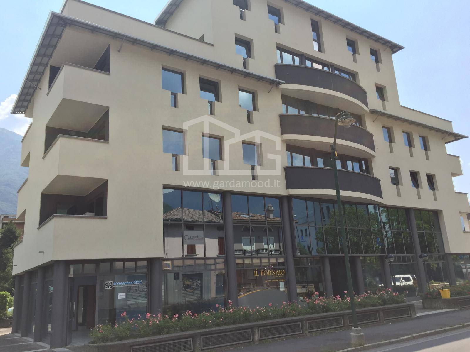 Ufficio in vendita a Darfo Boario Terme
