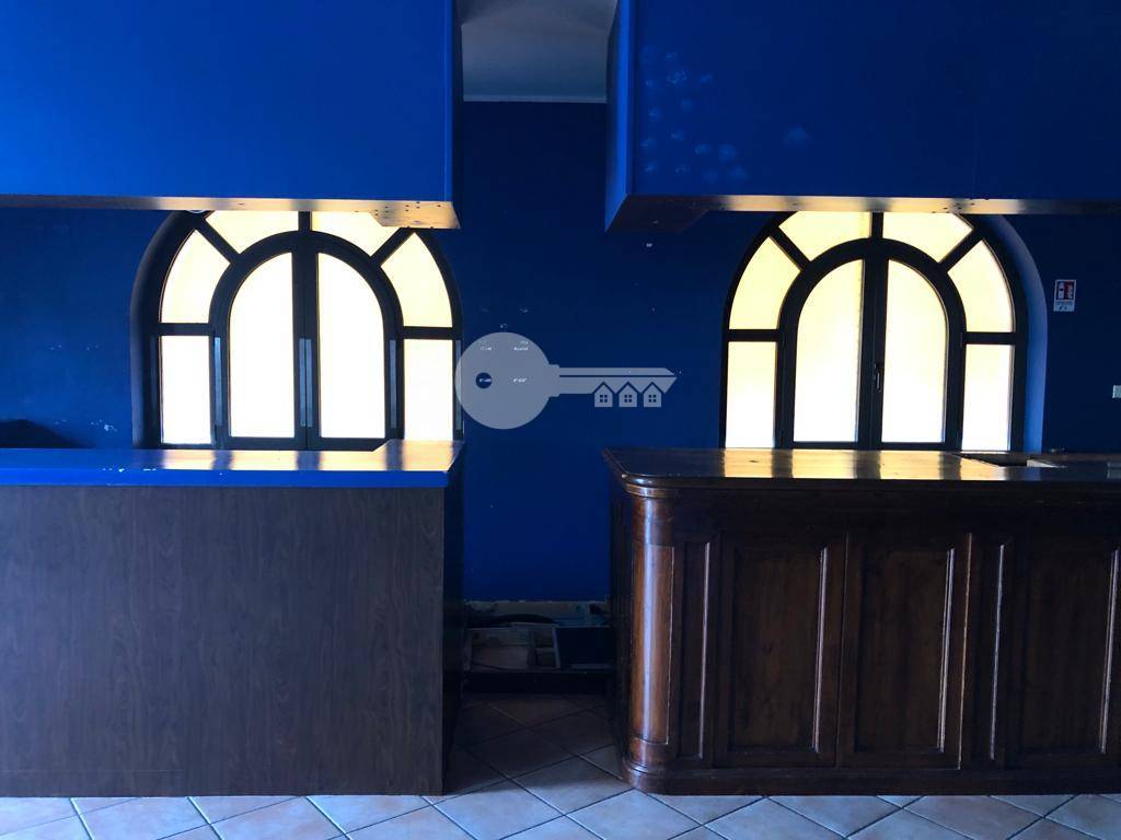 Locale commerciale in affitto a Ghedi