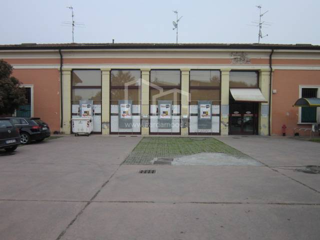 Locale commerciale in vendita a Offlaga