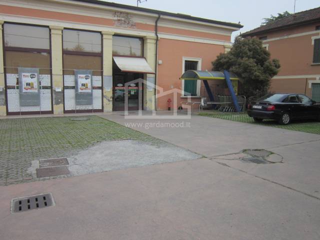 Locale commerciale in vendita a Offlaga